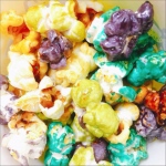Pop Corn And Candy Floss With Servers: birthday parties hong kong childrens shows magic juggling functions birthdays party hong kong 生日會派對、小丑、扭汽球、­雜耍雜技, 舞蹈  遊戲, 小丑扭汽球、雜耍雜技