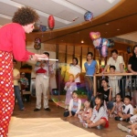 Jan the Amazing: birthday parties hong kong childrens shows magic juggling functions birthdays party hong kong 生日會派對、小丑、扭汽球、­雜耍雜技, 舞蹈  遊戲, 小丑扭汽球、雜耍雜技