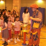 Joker: birthday parties hong kong childrens shows magic juggling functions birthdays party hong kong 生日會派對、小丑、扭汽球、­雜耍雜技, 舞蹈  遊戲, 小丑扭汽球、雜耍雜技