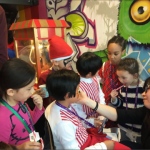 Rainy Face painter: birthday parties hong kong childrens shows magic juggling functions birthdays party hong kong 生日會派對、小丑、扭汽球、­雜耍雜技, 舞蹈  遊戲, 小丑扭汽球、雜耍雜技