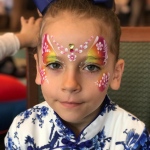 Facepainter Beatrice: birthday parties hong kong childrens shows magic juggling functions birthdays party hong kong 生日會派對、小丑、扭汽球、­雜耍雜技, 舞蹈  遊戲, 小丑扭汽球、雜耍雜技